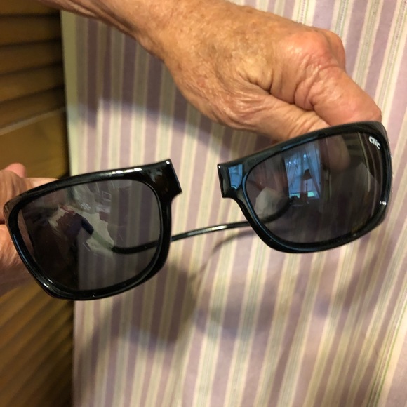 Chic monarch front connection eyewear - Picture 5 of 6